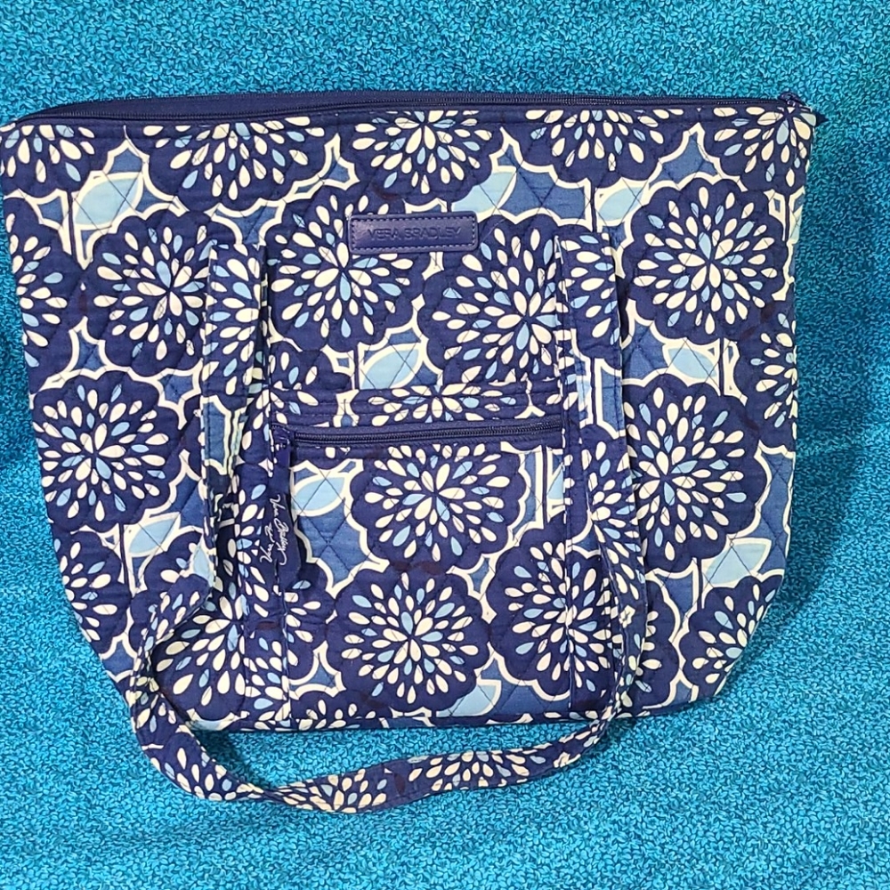 Vera Bradley hand bag